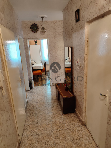 Spacious two -bedroom / real square footage / youth hill