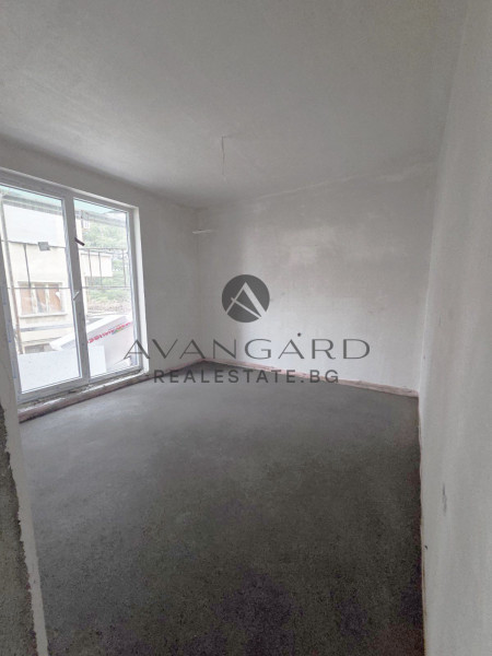 Двустаен пред АКТ 15 / Коматево