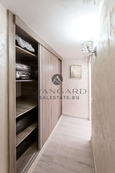 НАПЪЛНО ОБЗАВЕДЕНА къща с ДВЕ спални  в Оризари