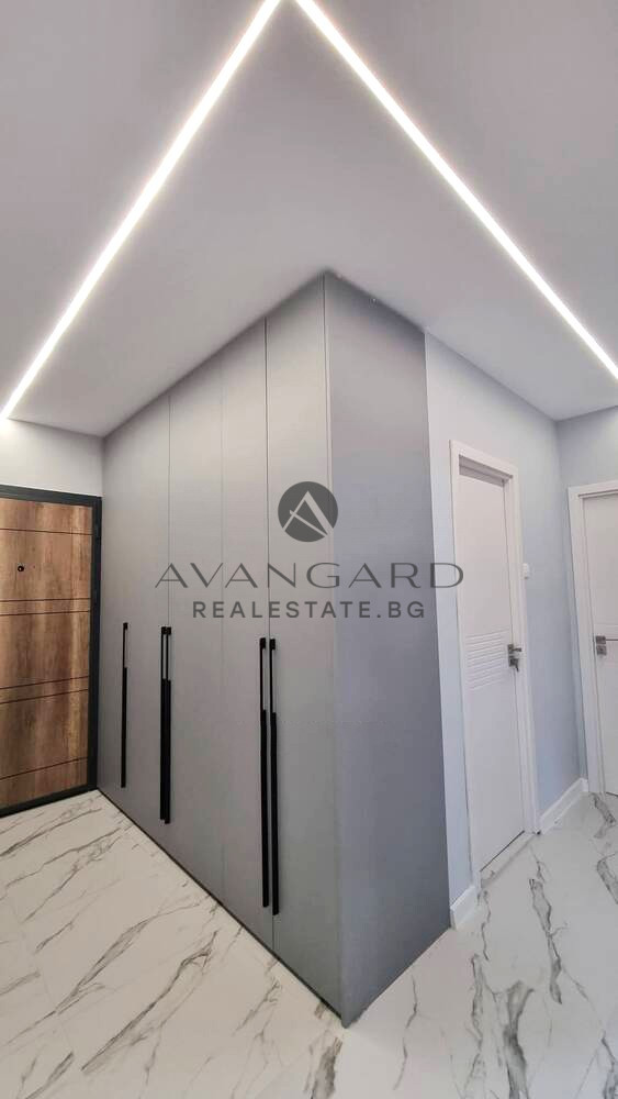 ОБЗАВЕДЕН ТРИСТАЕН / КЪРШИЯКА