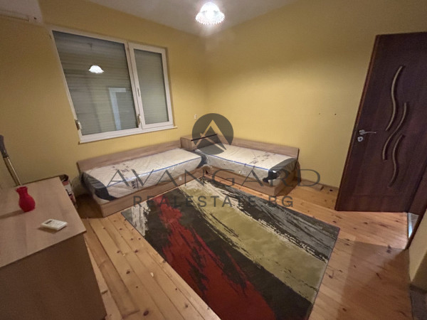 Three -bedroom with parking space + Studio Kamenitsa 2