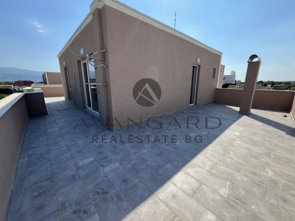 Two bedroom with two garages and one parking space in the price!