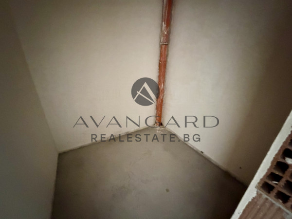 ПРОСТОРЕН ТРИСТАЕН С АКТ 16 !