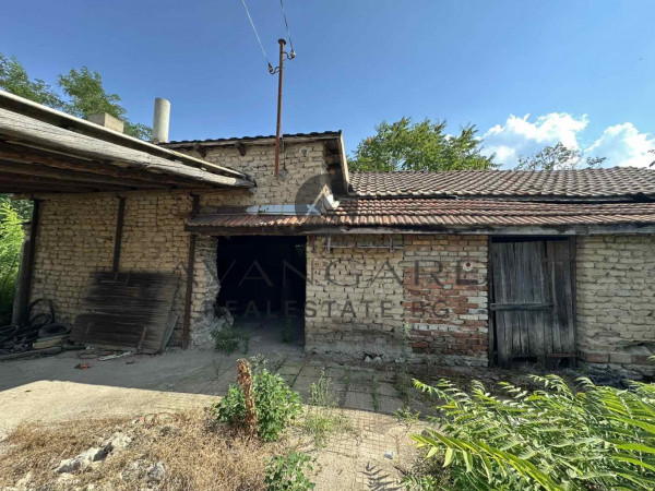 HOUSE WITH COURTYARD KRUMOVO