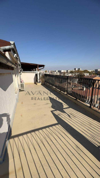 Stylish two -bedroom apartment! Separate on the floor! South!