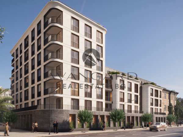 Four -bedroom apartment in a new luxury building/ central station
