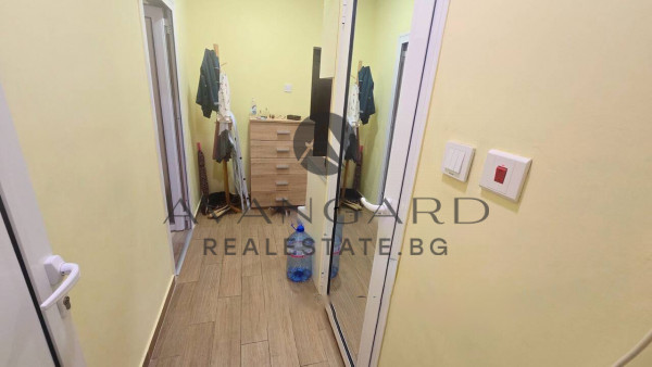 Обзаведен двустаен м-н Слънчеви лъчи