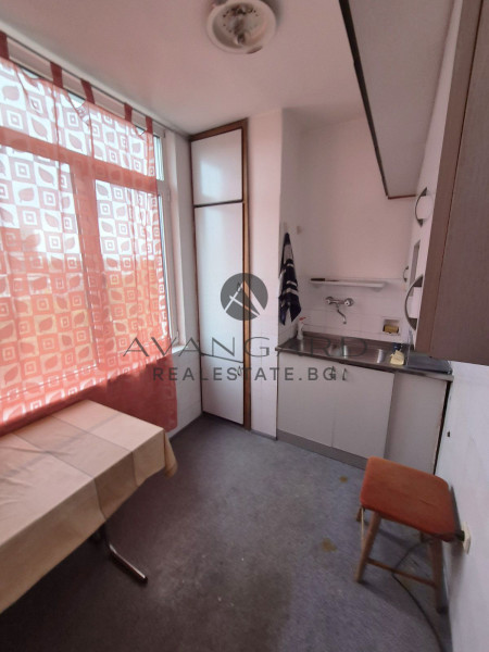 ЧЕТИРИСТАЕН  АПАРТАМЕНТ С РЕАЛНА КВАДРАТУРА / КАМЕЛА