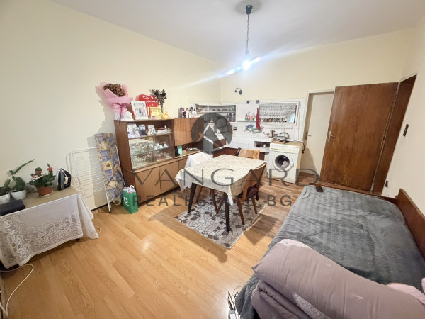 ЕТАЖ ОТ КЪЩА ДО УМБАЛ ПЪЛМЕД