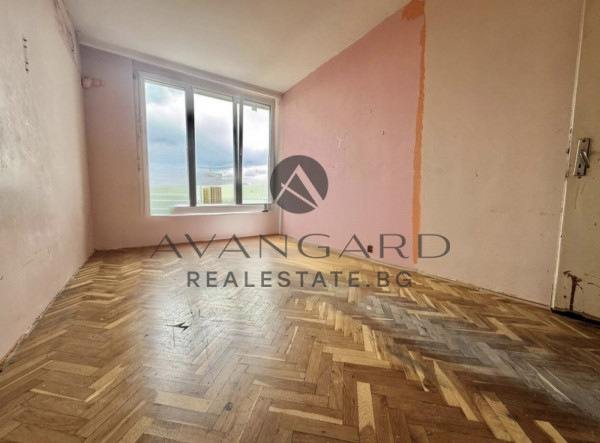 Двустаен с три отделни стаи / Мараша