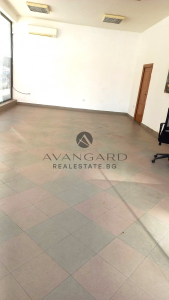 ТОП ЛОКАЦИЯ !!! МАГАЗИН С ЛИЦЕ КЪМ ГЛАВЕН БУЛЕВАРД !!! КЮЧУК ПАРИЖ !!!