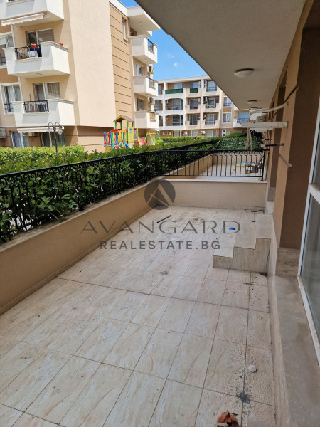 One bedroom apartment with 30 sq.m. Hall and 27 sq. M. VERANDA/ Ostromila