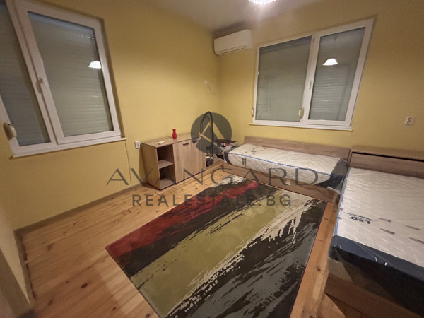 Three -bedroom with parking space + Studio Kamenitsa 2