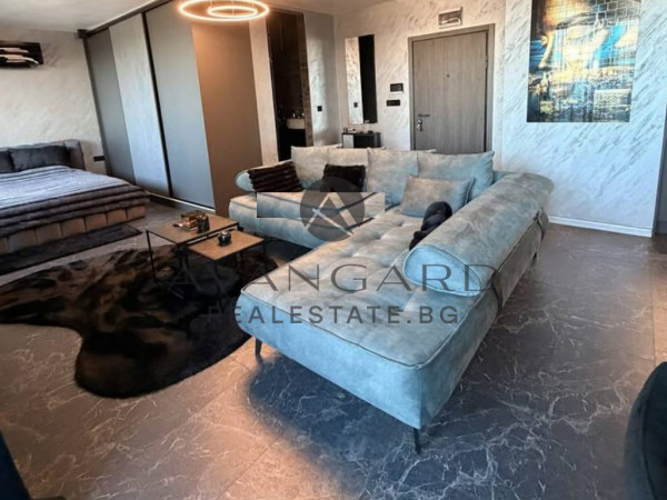 Луксозен едностаен ПАНОРАМНА ГЛЕДКА