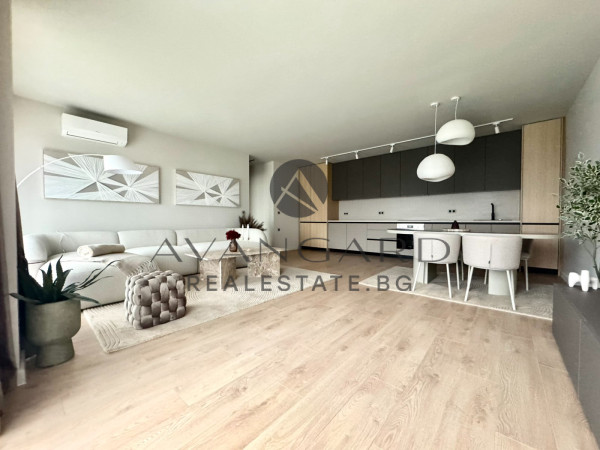 ТРИСТАЕН С АКТ 16 С ДВОР