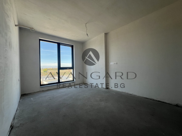 Тристаен апартамент / Кършияка