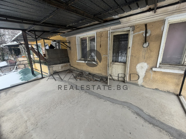Двуетажна къща в Захарна Фабрика