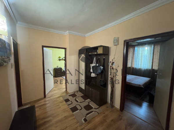 Four -bedroom furnished with a garage in the price! Kyuchuk Paris!