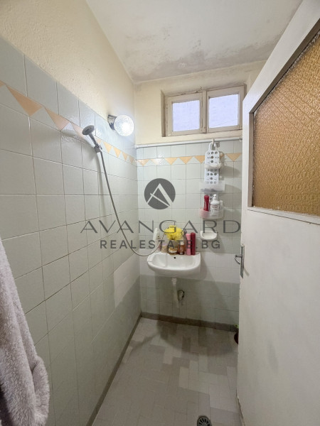 ЕТАЖ ОТ КЪЩА ДО УМБАЛ ПЪЛМЕД