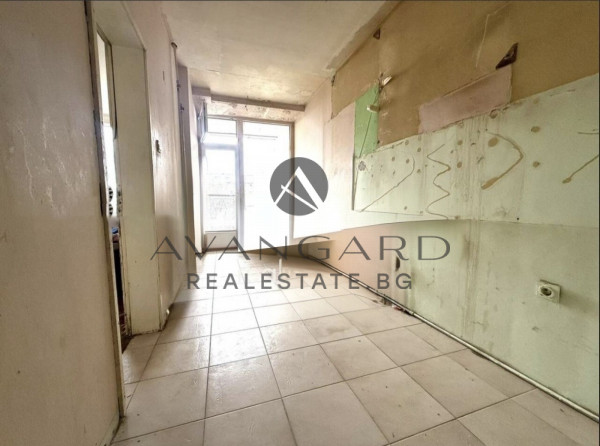 Двустаен с три отделни стаи / Мараша