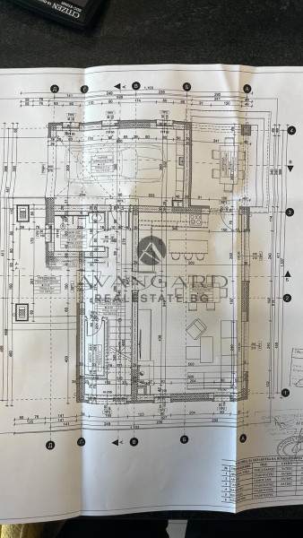 САМОСТОЯТЕЛНА КЪЩА С ДВОР! КОМАТЕВО!