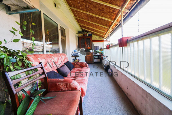 ПРОСТОРЕН И ИЗЦЯЛО ОБЗАВЕДЕН МЕЗОНЕТ ДО КАМЕЛА