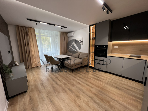 Designer one -bedroom apartment
