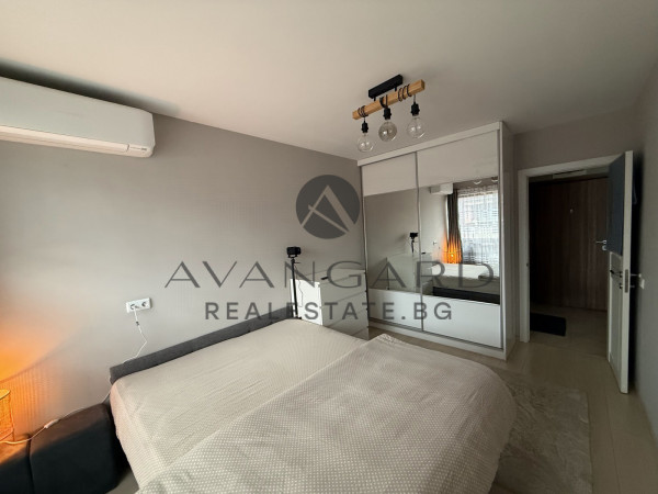 ДВУСТАЕН ОБЗАВЕДЕН / ЮЖЕН