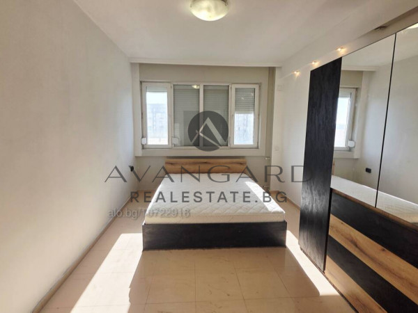 TWO BEDROOM TURNKEY! THREE SEPARATE ROOMS! THE BREAKER!