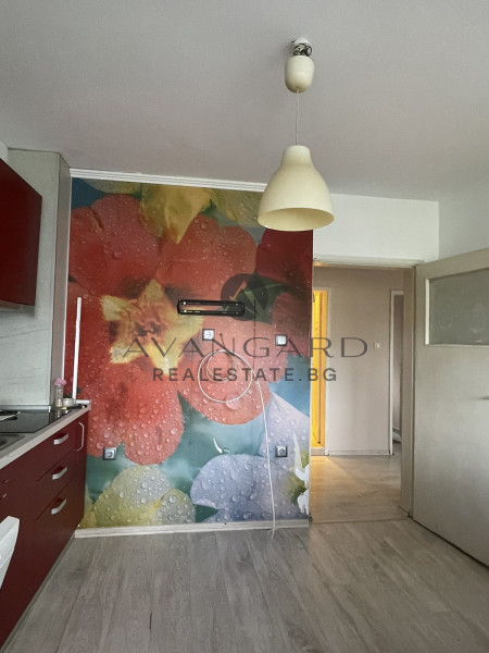 Furnished three bedroom in Kamenitsa 1