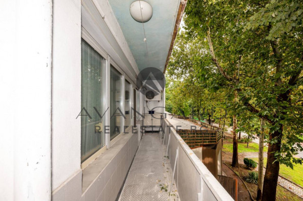 THREE-ROOM APARTMENT WITH REAL SQUARE AREA IN A TOP LOCATION IN KAMENITSA 1!!!