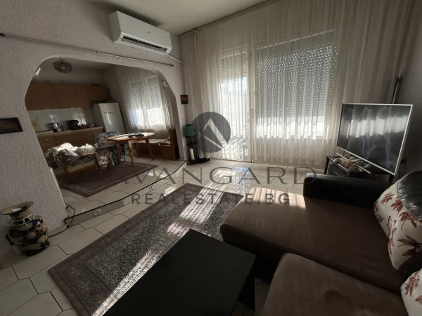 ТРИСТАЕН С РЕАЛНА КВАДРАТУРА !