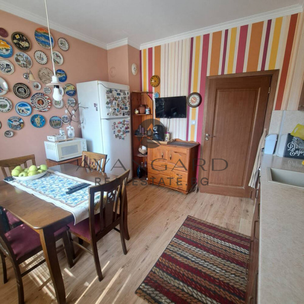 All -furnished two -bedroom apartment