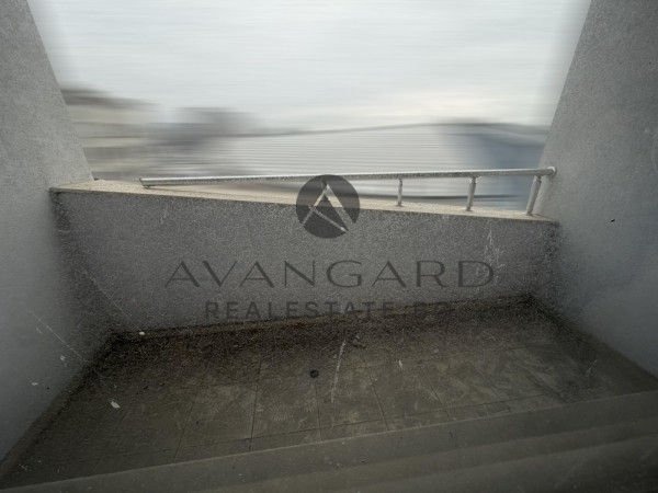 ПРОСТОРЕН ТРИСТАЕН С АКТ 16 !