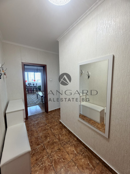 ОБЗАВЕДЕН ТРИСТАЕН С РЕАЛНА КВАДРАТУРА