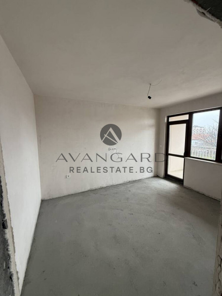 THREE-ROOM APARTMENT WITH ACT 16 AND GARAGE INCLUDED IN THE PRICE!