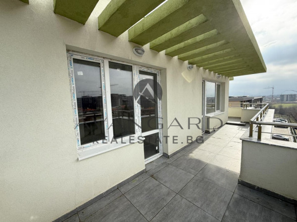 Двустаен с прекрасна тераса и ГАРАЖ