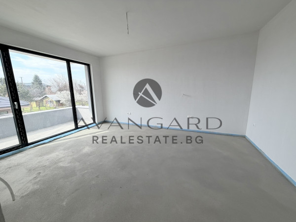 ДВУЕТАЖНА КЪЩА С ДВЕ ПАРКОМЕСТА ПРЕД АКТ 16