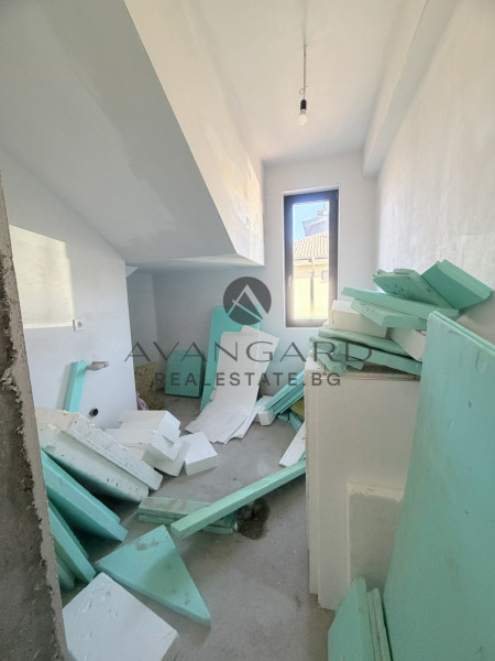 САМОСТОЯТЕЛНА КЪЩА В ЗЛАТИТРАП С АКТ 16