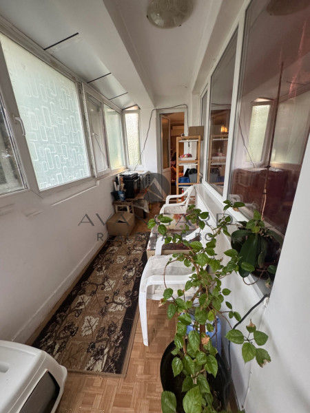 Four -bedroom furnished with a garage in the price! Kyuchuk Paris!
