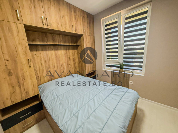 THREE-ROOM FURNISHED APARTMENT! SMYRNENSKY!