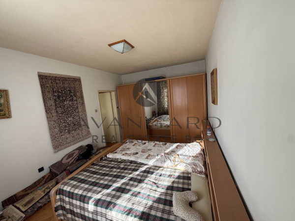 ТРИСТАЕН С ЧЕТИРИ ОТДЕЛНИ СТАИ/ КАСПЕЛА