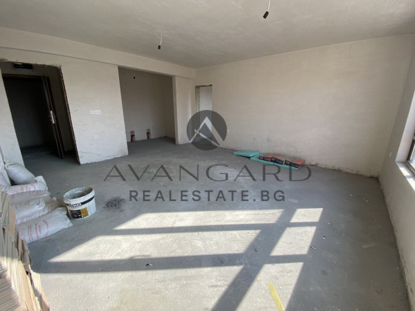 ИЗГОДНО! Тристаен апартамент Остромила