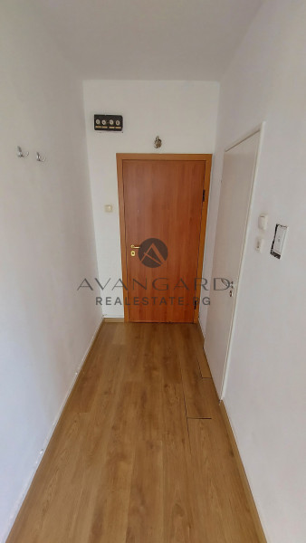 ДВУСТАЕН С ТРИ ОТДЕЛНИ СТАИ! СМИРНЕНСКИ