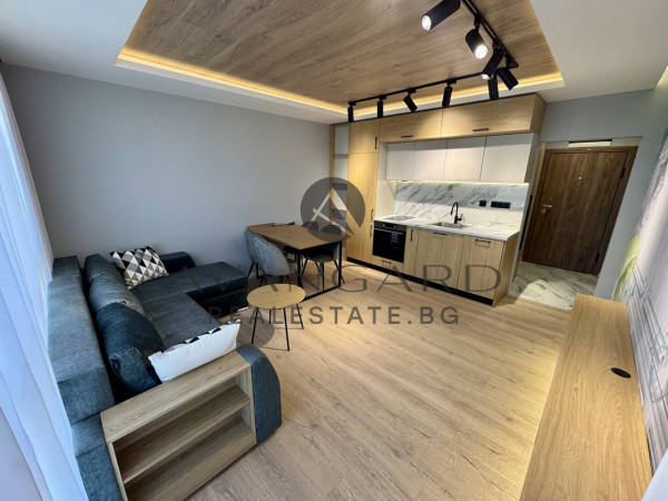 Луксозен двустаен с АКТ 16