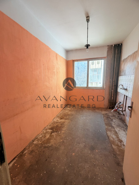 ТРИСТАЕН АПАРТАМЕНТ С  РЕАЛНА КВАДРАТУРА