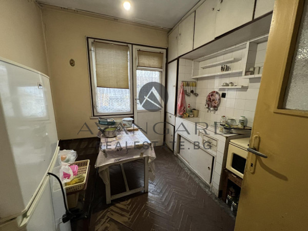 Двустаен до парк Студенец