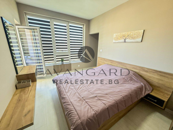 THREE-ROOM FURNISHED APARTMENT! SMYRNENSKY!