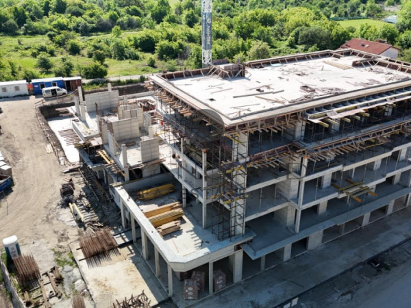 ДВУСТАЕН ЛУКСОЗНА СГРАДА