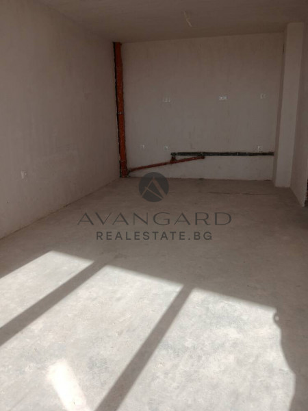 ТРИСТАЕН С АКТ 16 / СЪДИЙСКИ